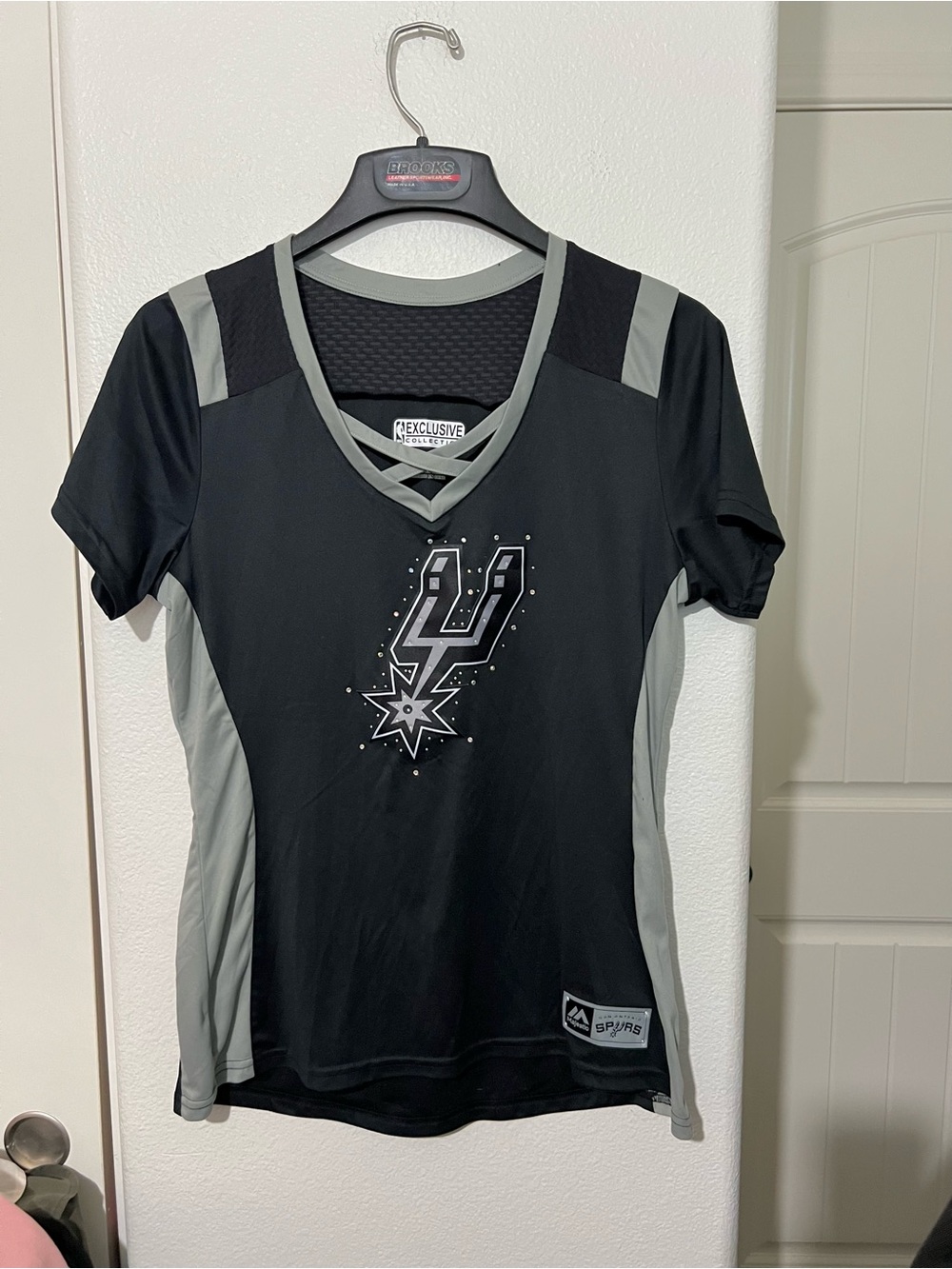 Majestic NBA Women’s Limited-EditionBlack & Gray San Antonio Spurs V-Neck Jersey